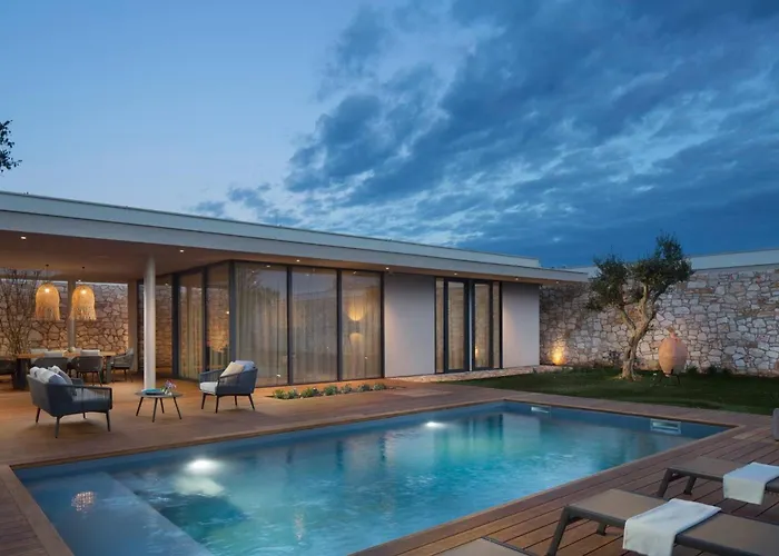 Luxury Serenity Pula 3 With Heated Pool Villa