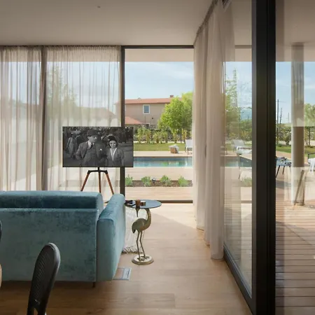 Villa Luxury Serenity Pula 3 With Heated Pool Gajana