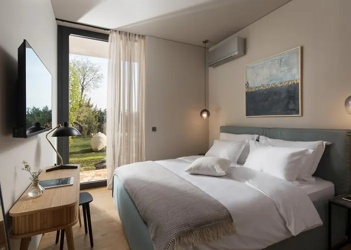 Luxury Serenity Pula 3 With Heated Pool *